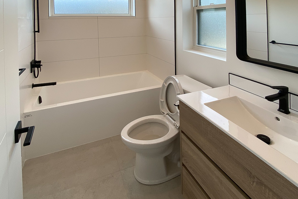 Steric Developments Maple Residence Bathroom Image